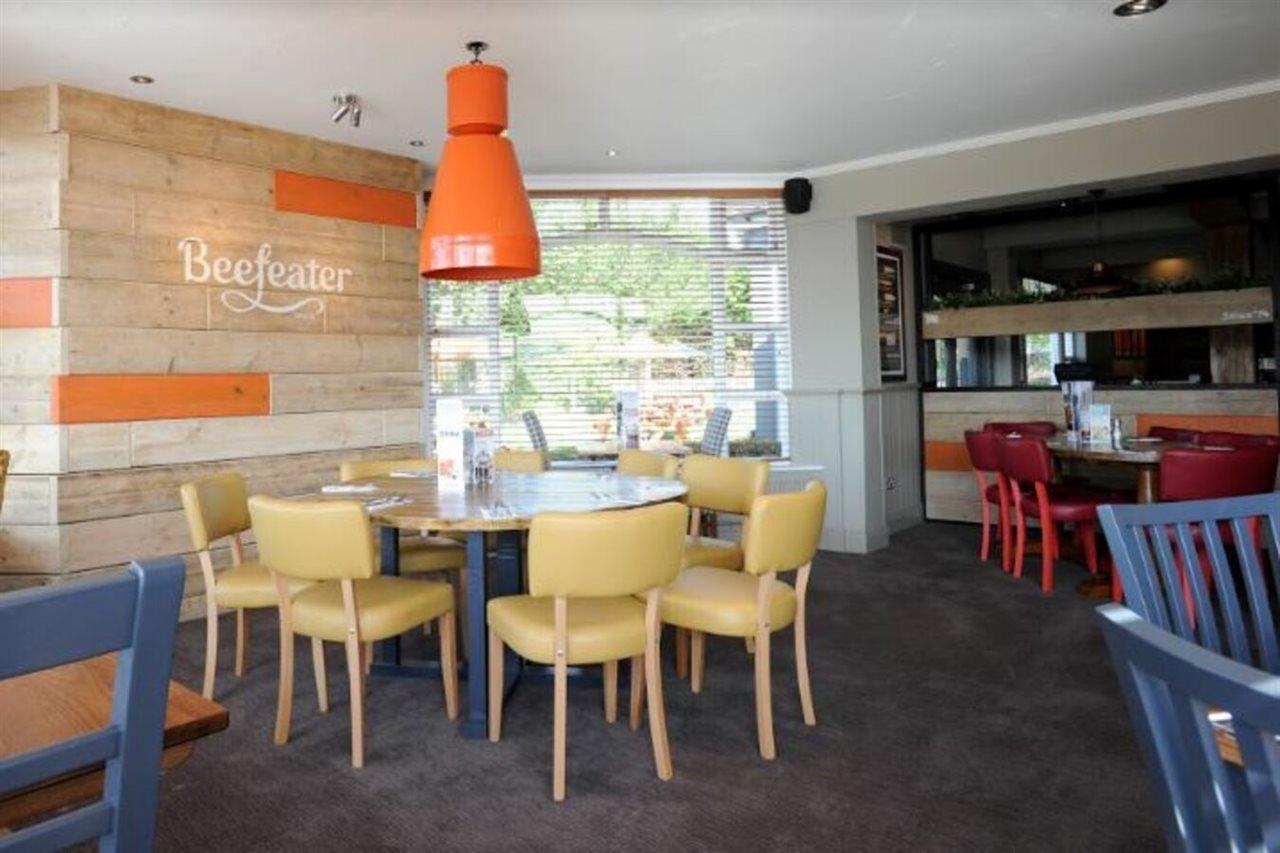 Premier Inn Premier Inn Southend Airport Exteriör bild