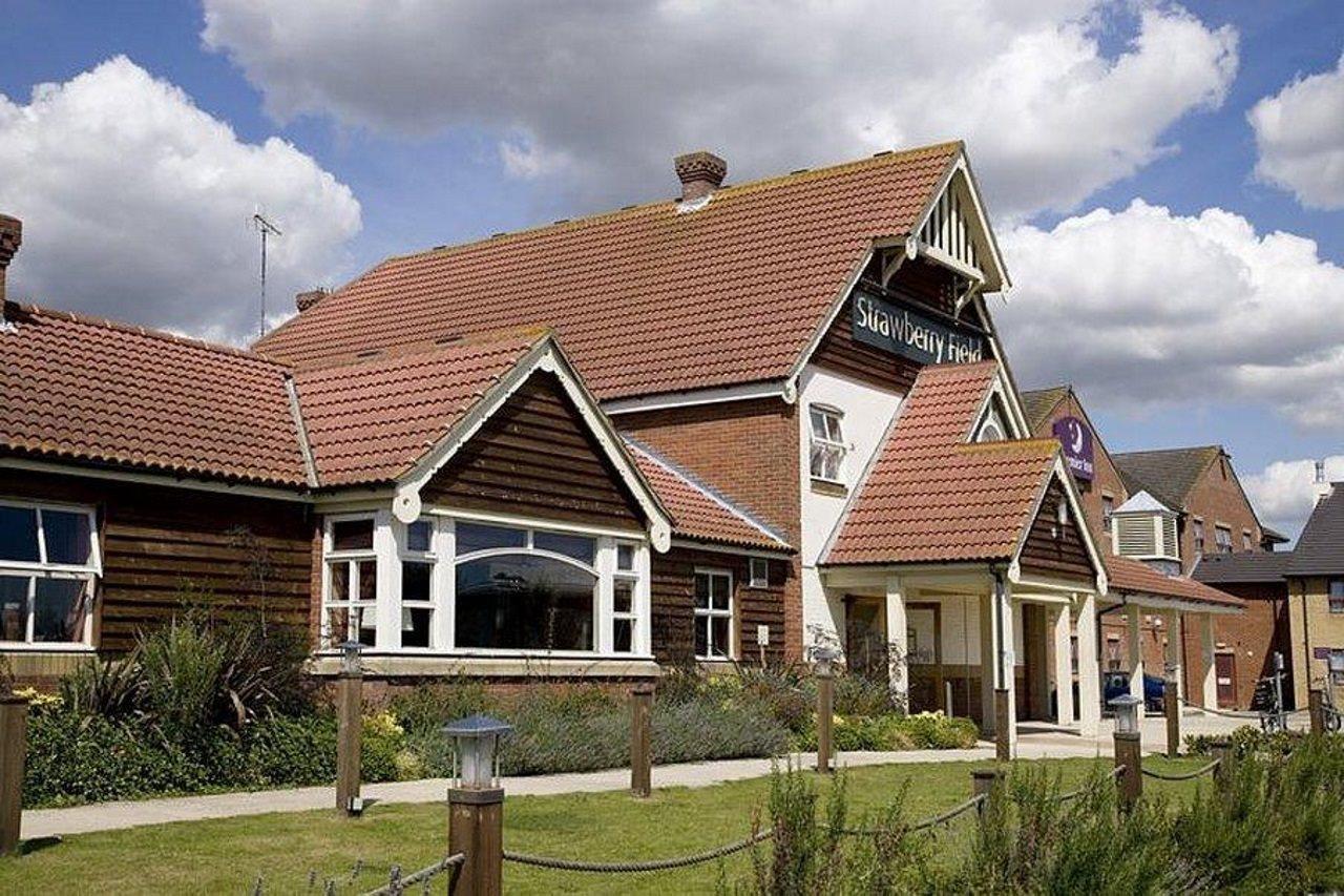 Premier Inn Premier Inn Southend Airport Exteriör bild